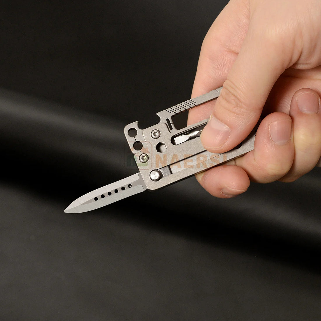Sliding Blade Knife Hunting Camping Multi-tool EDC Pocket Utility Tool Bring a screwdriver and a tool for tightening nuts